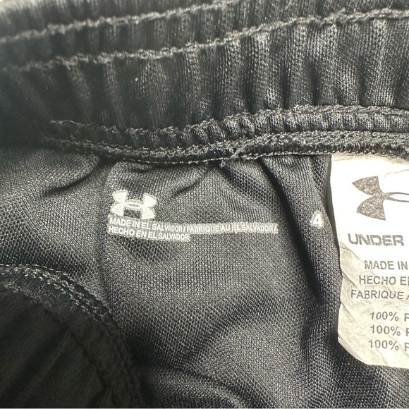 Under Armour Shorts Black & White Size 4 - Picture 6 of 16